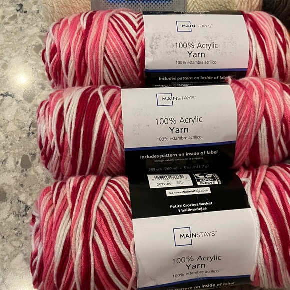 Box of Yarn 12”x12”x8.5” Yarn Bundle - Picture 8 of 8